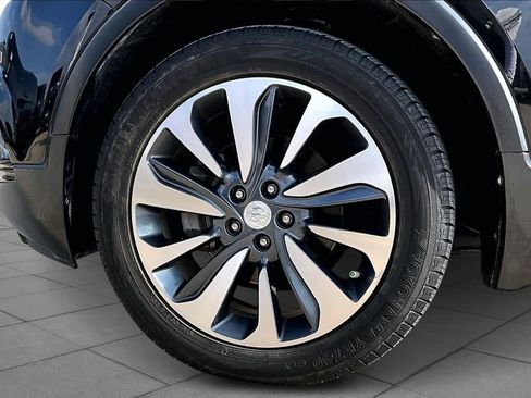 Used 2019 Buick Encore Essence image 9