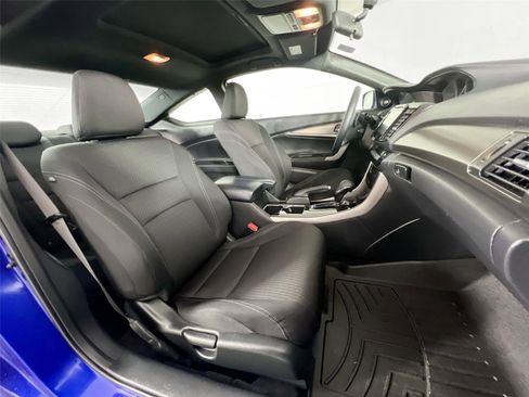 Used 2017 Honda Accord EX image 21