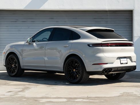 New 2026 Porsche Cayenne Coupe AWD/4WD image 3