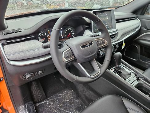 New 2026 Jeep Compass Latitude image 18