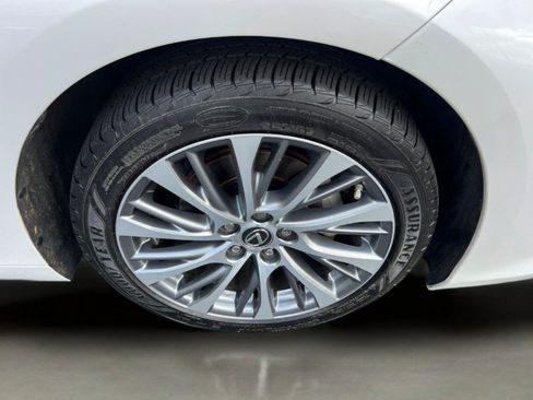 Used 2019 Lexus ES 350 w/ Accessory Package 2 FWD image 12