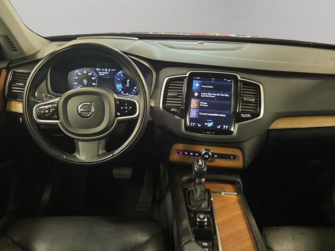 Used 2022 Volvo XC90 T6 Momentum AWD/4WD image 15
