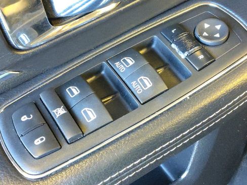 Used 2016 RAM 1500 Laramie w/ Convenience Group AWD/4WD image 27