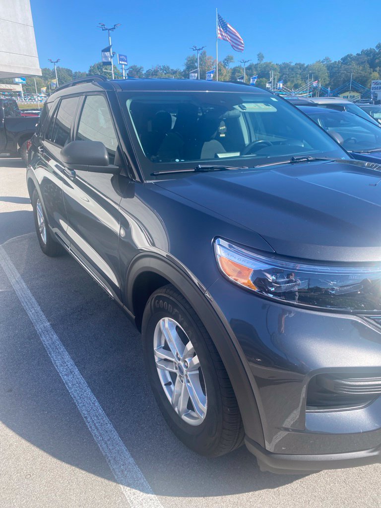 Used 2020 Ford Explorer XLT w/ Comfort Package RWD image 2