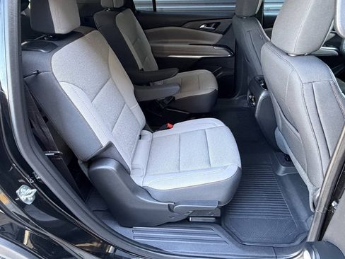 Used 2025 Chevrolet Traverse LT w/ Driver Confidence Package AWD/4WD image 21