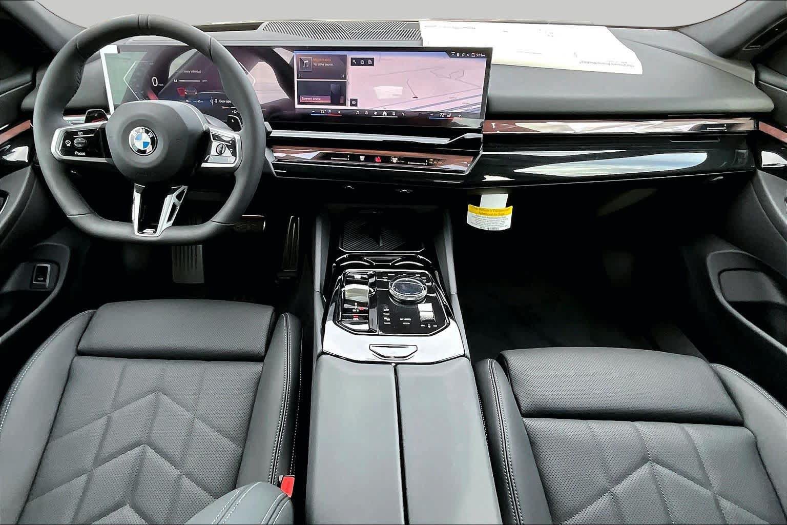 Used 2027 BMW 530i w/ M Sport Package RWD image 5
