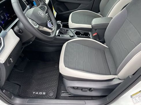 New 2026 Volkswagen Taos SE AWD/4WD image 9