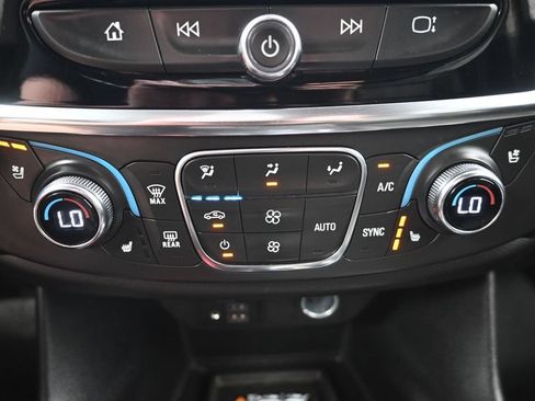 Used 2021 Chevrolet Traverse Premier w/ Redline Edition FWD image 22