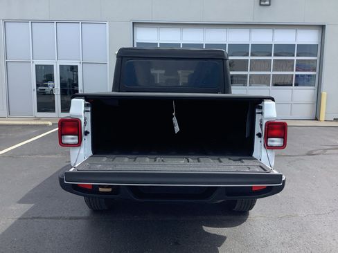 New 2026 Jeep Gladiator Sport AWD/4WD image 7
