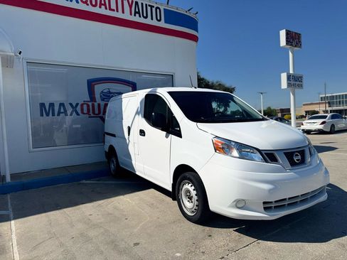 Used 2020 Nissan NV200 S image 10