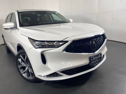Used 2023 Acura MDX w/ Technology Package AWD/4WD image 4