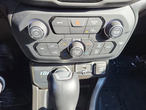 Certified 2023 Jeep Renegade Trailhawk image 30