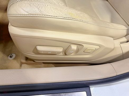 Used 2013 Lexus ES 350 w/ Luxury Pkg image 29