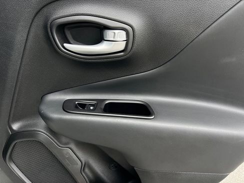 Used 2023 Jeep Renegade Trailhawk image 24