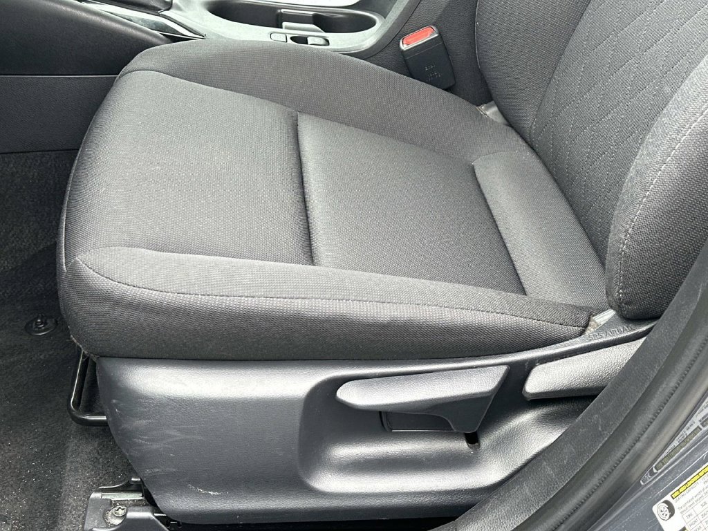 Used 2025 Toyota Corolla LE FWD image 17
