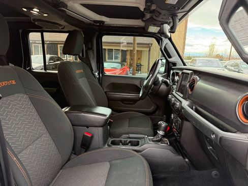 Used 2022 Jeep Gladiator Mojave w/ Cold Weather Group image 25