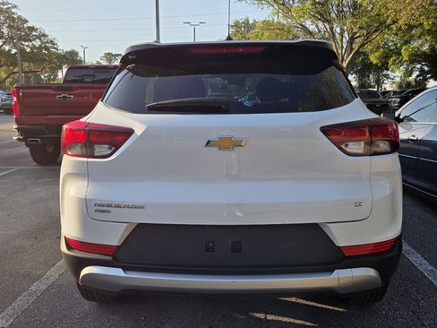 Used 2025 Chevrolet TrailBlazer LT AWD/4WD image 3