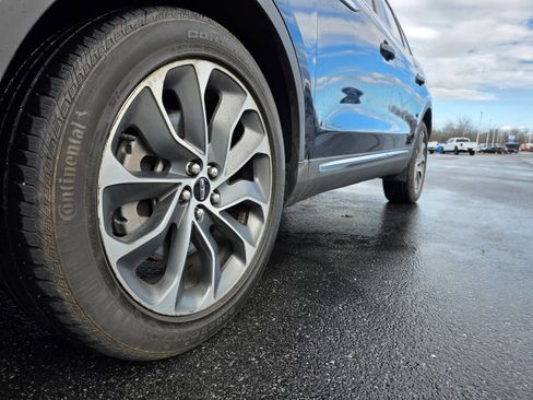 Used 2023 Lincoln Nautilus Reserve image 21