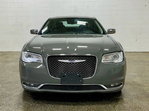 Used 2018 Chrysler 300 Limited w/ Safetytec Plus Group image 8