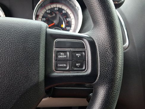 Used 2016 Dodge Grand Caravan SXT FWD image 21
