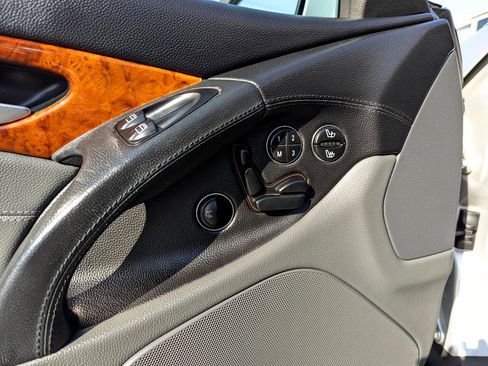 Used 2005 Mercedes-Benz SL 500 image 12