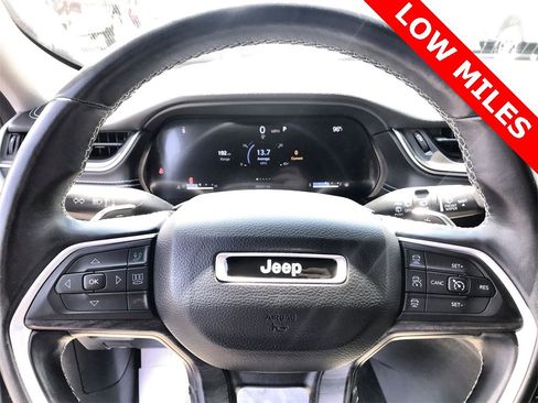 Used 2022 Jeep Grand Cherokee L Limited image 14