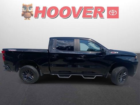 Used 2021 Chevrolet Silverado 1500 LT Trail Boss w/ Convenience Package II AWD/4WD image 2