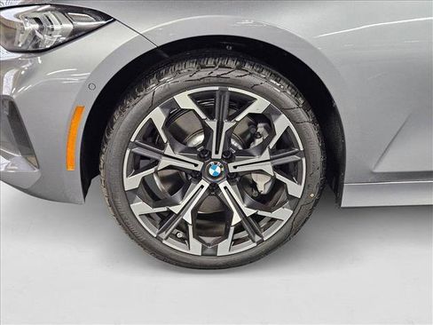 Used 2025 BMW 330i 330i w/ Premium Package image 9