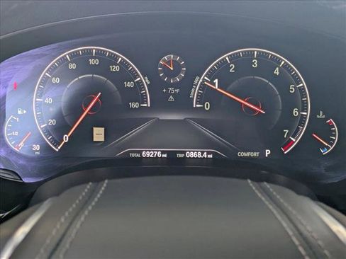 Used 2019 BMW 530i xDrive w/ Executive Package image 11