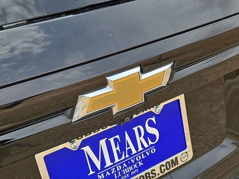 Used 2025 Chevrolet Traverse LT image 12