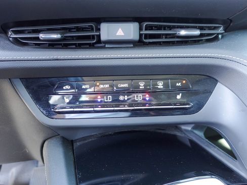 Used 2023 Buick Envision Preferred AWD/4WD image 21