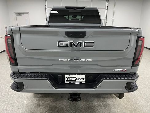 Used 2024 GMC Sierra 3500 AT4 w/ AT4 Premium Plus Package AWD/4WD image 9