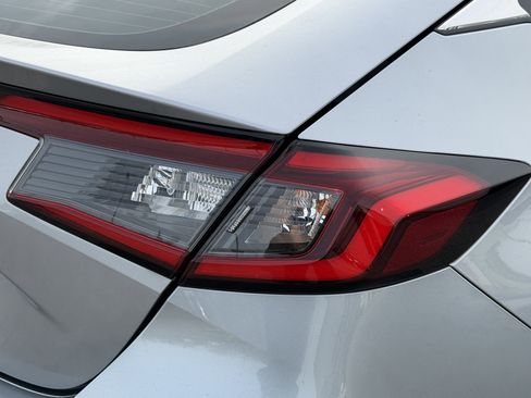 Used 2023 Honda Civic EX-L image 6