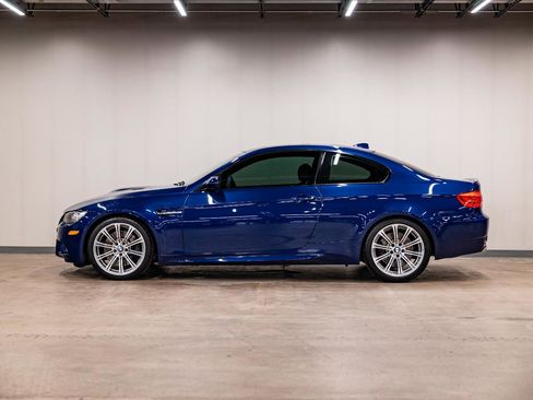 Used 2011 BMW M3 Coupe RWD image 2