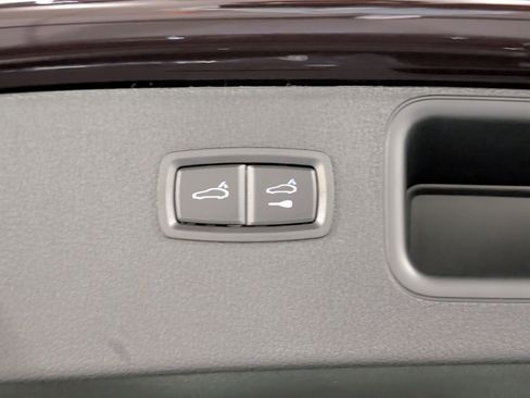 New 2026 Porsche Macan image 25