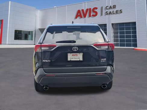 Used 2025 Toyota RAV4 XLE AWD/4WD image 7