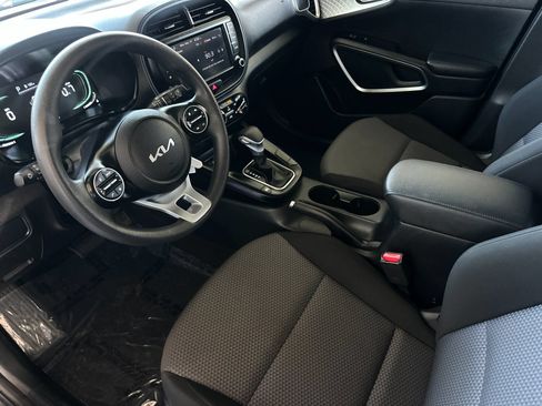 Used 2024 Kia Soul LX w/ Option Group 015 FWD image 9