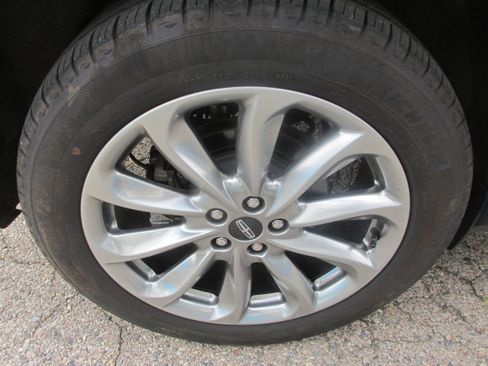 Used 2022 Lincoln Corsair AWD w/ Premium Package image 15