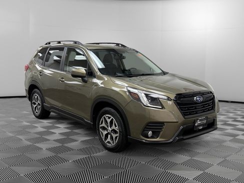 Used 2022 Subaru Forester Premium image 7