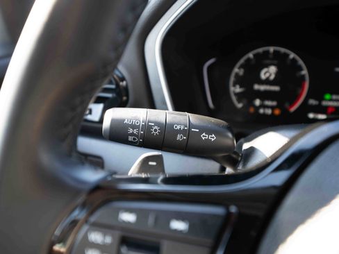 Used 2025 Honda Pilot Touring image 13
