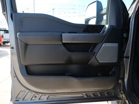 Certified 2025 Ford F250 Lariat w/ FX4 Off-Road Package image 16