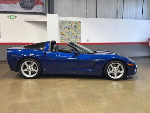 Used 2006 Chevrolet Corvette Coupe RWD image 3