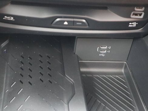 New 2026 Chrysler Pacifica Pinnacle image 15