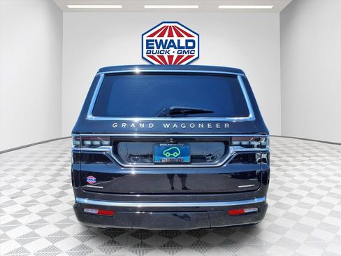Used 2022 Jeep Grand Wagoneer Series III w/ Rear Seat Video Group 1 AWD/4WD image 6