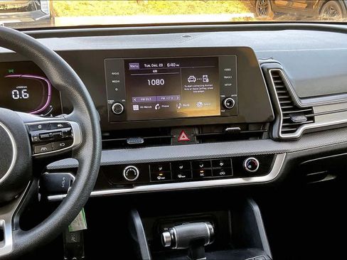 Used 2023 Kia Sportage LX image 15