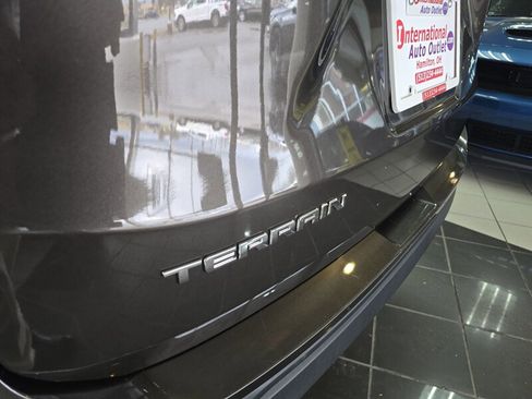 Used 2020 GMC Terrain SLE image 27