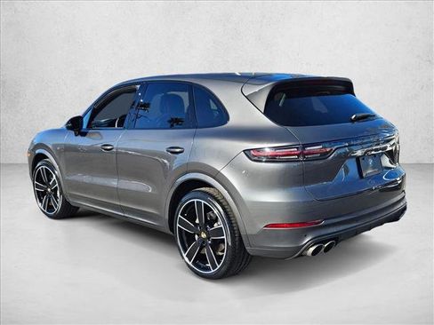 Used 2023 Porsche Cayenne S image 8