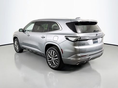 Used 2025 Buick Enclave Avenir w/ Super Cruise Package image 5