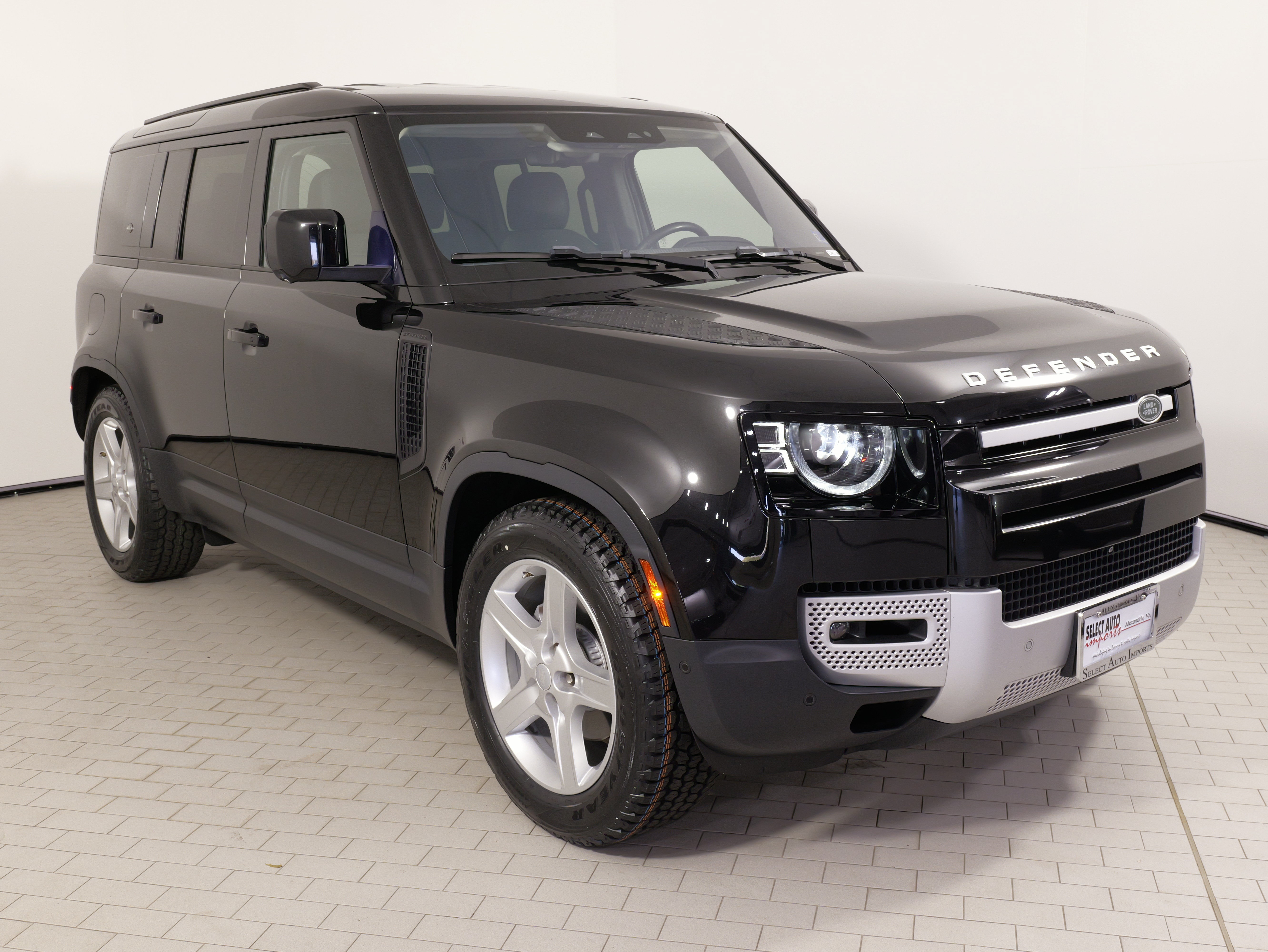 Used 2020 Land Rover Defender 110 SE AWD/4WD image 6