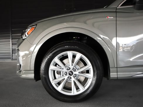 New 2025 Audi Q3 2.0T Premium image 5